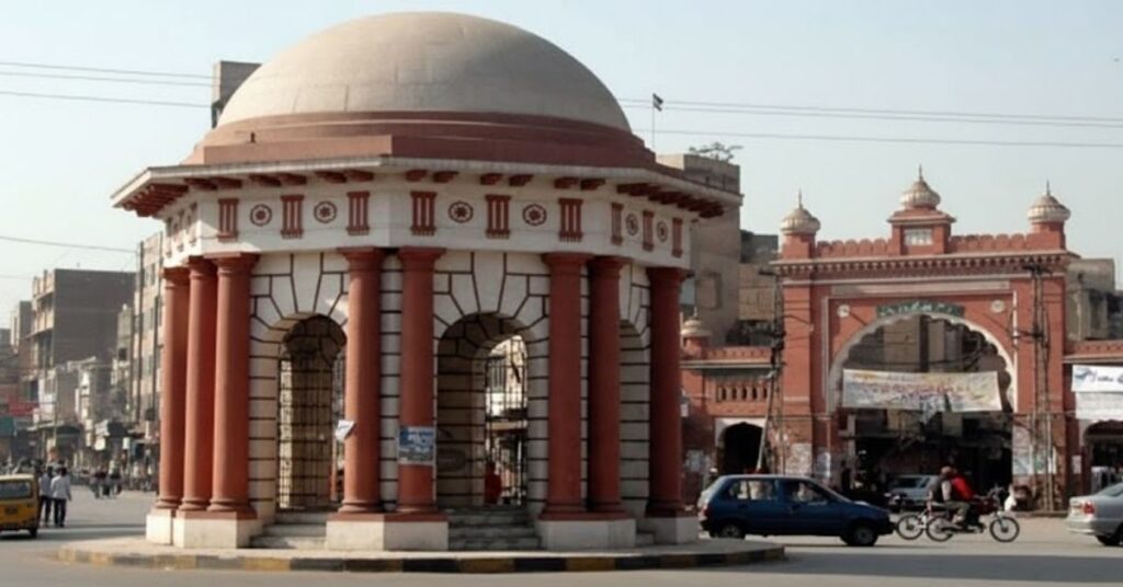 best places to visit in faisalabad