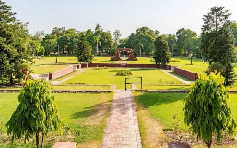 Best Places to Visit in Faisalabad