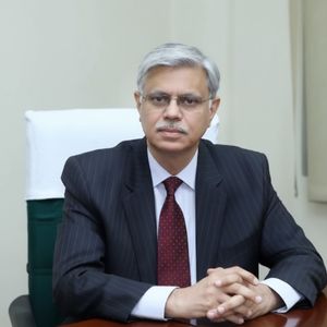 best eye specialists in lahore