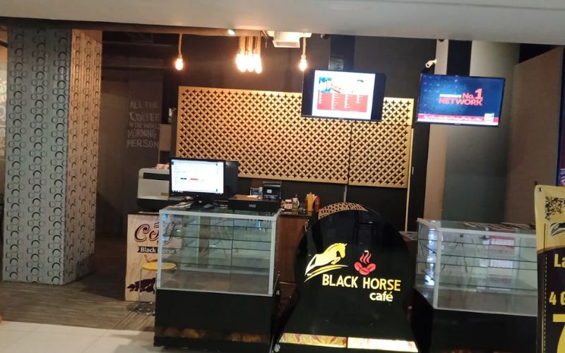 black horse cafe multan
