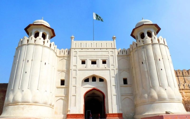 historical evolution of lahore fort