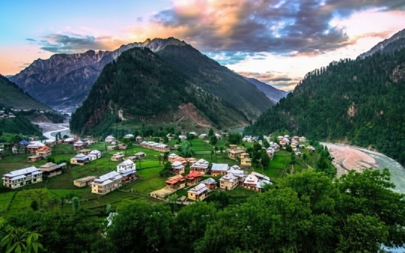 kashmir & its dreamlike valleys