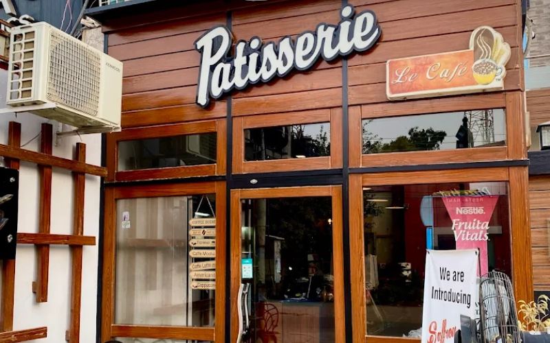 le café patisserie multan