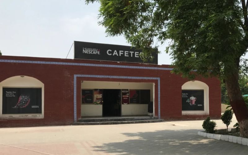 the cafeteria cmh multan