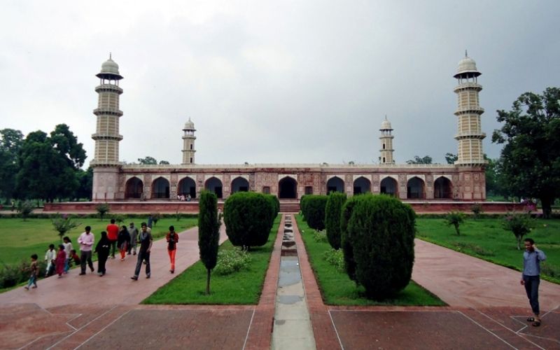 tomb of jahangir